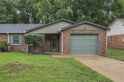 1426 E Cedar Ln, Home with 3 bedrooms, 2 bathrooms and 4 parking in Madison TN | Image 3