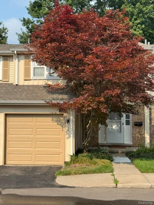 5392 Breeze Hill Pl, Troy, MI, 48098-2725 | Card Image
