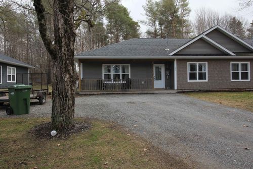 1074 Station Rd, Aylesford, NS, B0P1C0 | Card Image
