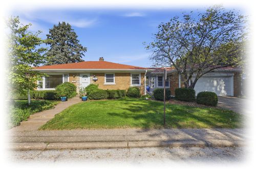 2304 E High St, Davenport, IA, 52803-2309 | Card Image