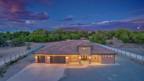 1202 Gabaldon Rd Nw, Albuquerque, NM, 87104-2707 | Card Image