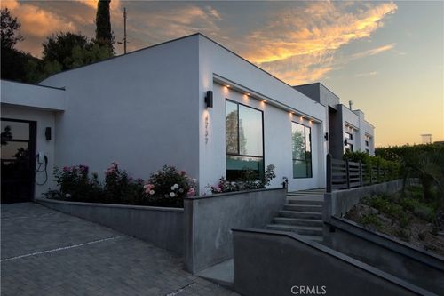 4737 Dunas Ln, Tarzana, CA, 91356 | Card Image