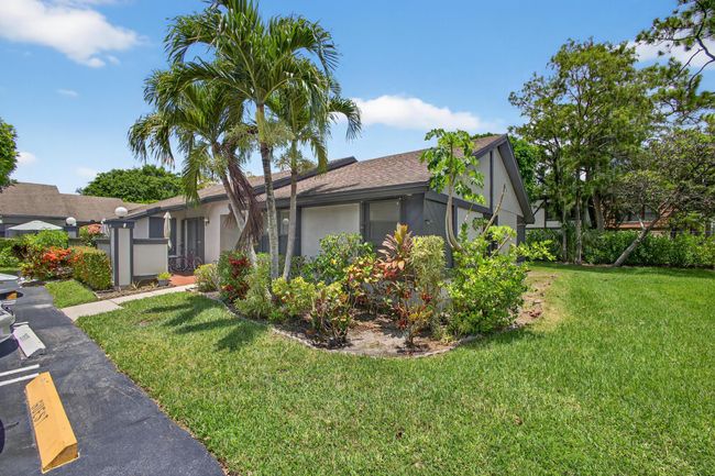 360 Quebec Ct, Condo with 3 bedrooms, 2 bathrooms and null parking in Royal Palm Beach FL | Image 52