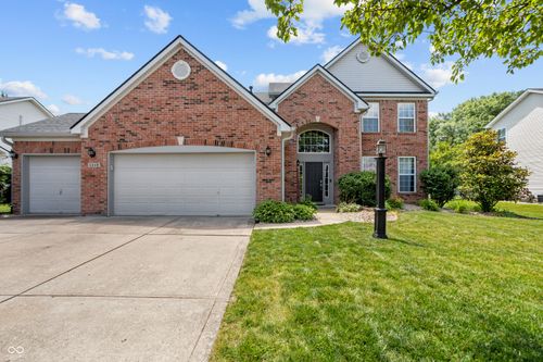 1319 Gable Lake Dr, Brownsburg, IN, 46112-8148 | Card Image