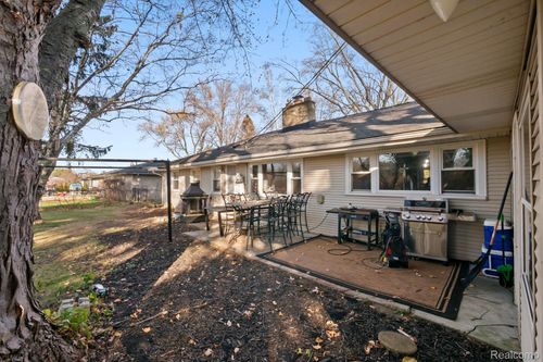 6736 Lakeshore Rd, Lexington, MI, 48450-8982 | Card Image