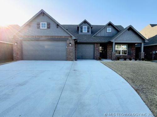 12308 S Maplewood Ave, Bixby, OK, 74008-2799 | Card Image