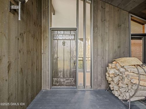 484 Cognewaugh Rd, Cos Cob, CT, 06807-1107 | Card Image