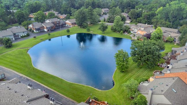 5503 Forest Lake Dr, Condo with 2 bedrooms, 3 bathrooms and null parking in Prospect KY | Image 50