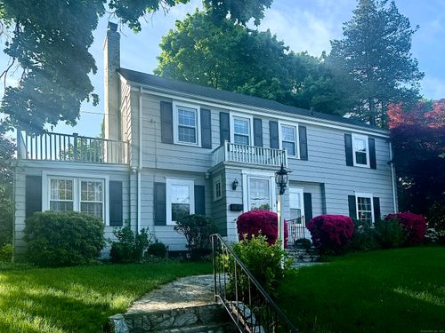 107 Rockland Rd, Fairfield, CT, 06825-1610 | Card Image