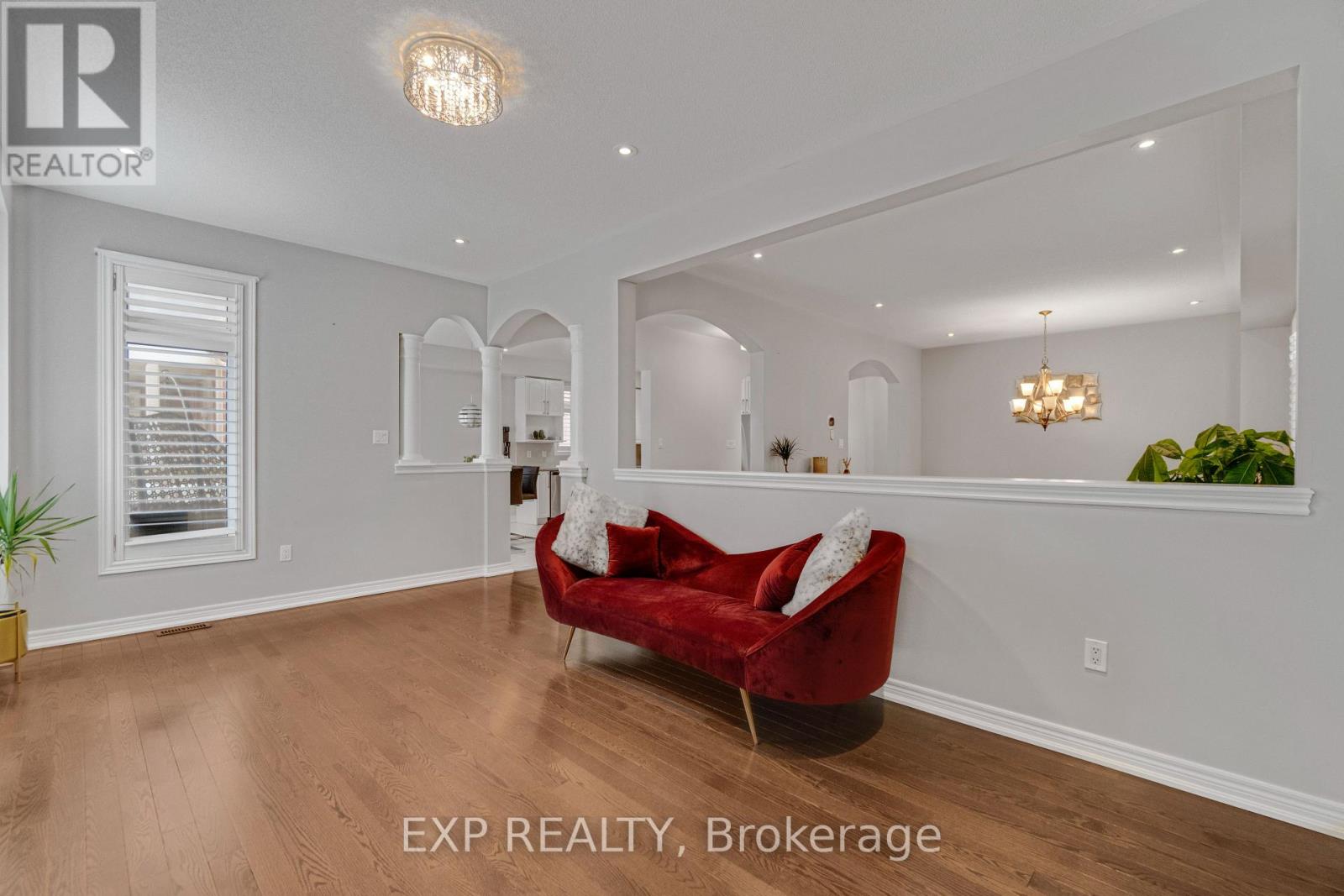 Residential in Mississauga (Churchill Meadows) 4