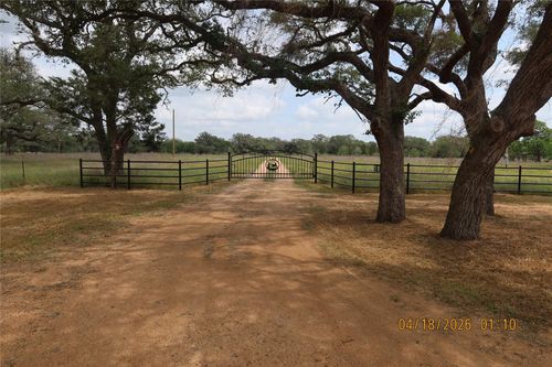 1052 Rail Head Road, Columbus, TX, 78934 | Card Image