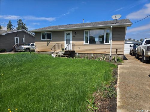 334 Moltke Ave, Windthorst, SK, S0G5G0 | Card Image
