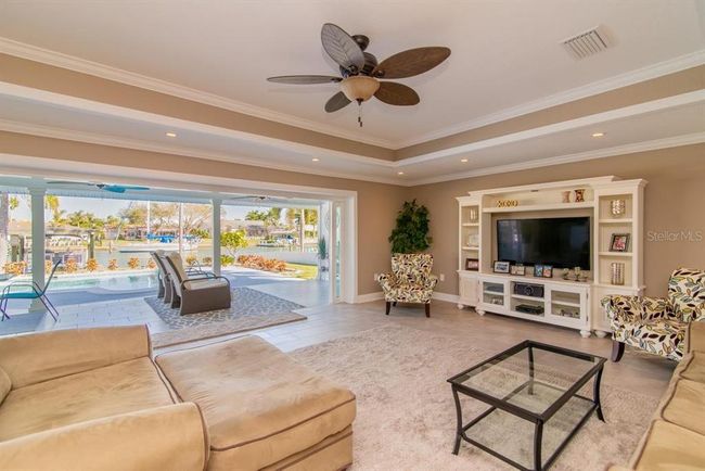 695 Island Way, House other with 4 bedrooms, 4 bathrooms and null parking in CLEARWATER BEACH FL | Image 10