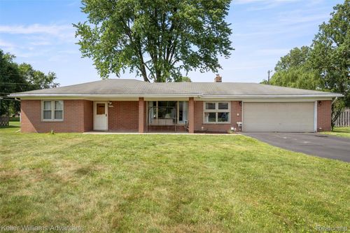 31100 Rayburn St, Livonia, MI, 48154-3299 | Card Image