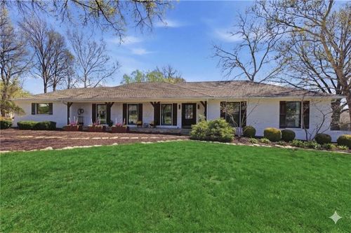 10409 Pawnee Ln, Leawood, KS, 66206-2557 | Card Image