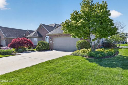 9209 Summer Song Ln, Sylvania, OH, 43560-8208 | Card Image
