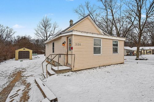 3120 Woodlawn St, Niles, MI, 49120-4737 | Card Image