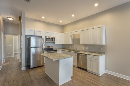 102-2170 Capital Cir Se, TALLAHASSEE, FL, 32301-6269 | Card Image