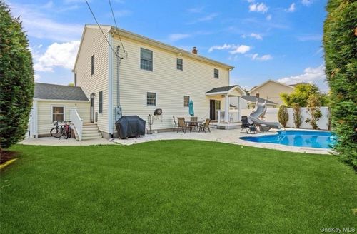 47 Syosset Cir, Syosset, NY, 11791-4809 | Card Image