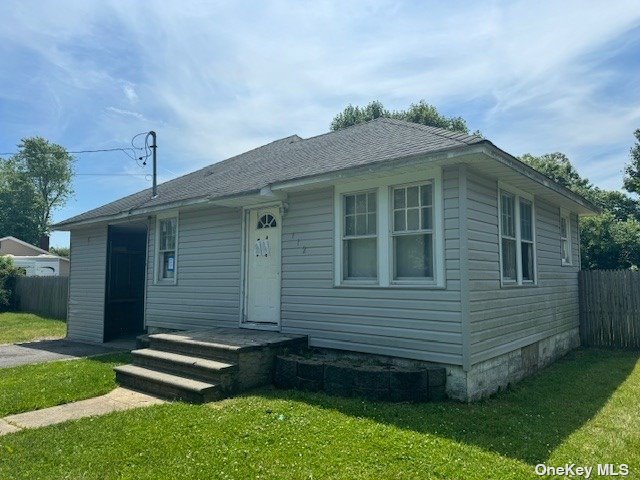 Diana Dr, Mastic Beach, NY 11951