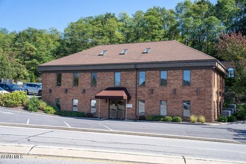3370 Lynwood Dr, Altoona, PA, 16602-1720 | Card Image