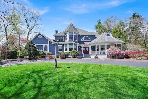 90 Southwood Dr, Ludlow, MA, 01056-1631 | Card Image