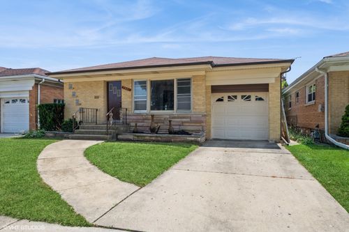 7541 W Gunnison St, Harwood Heights, IL, 60706-3430 | Card Image