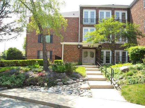 e309-520 Biesterfield Rd, Elk Grove Village, IL, 60007-7327 | Card Image