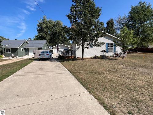 10429 Garfield Ave, Lake, MI, 48632-9530 | Card Image