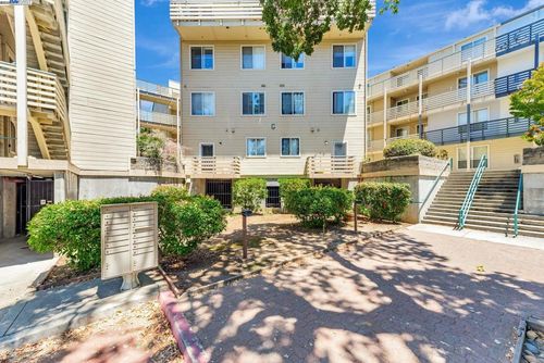 apt-128j-929 E El Camino Real, Sunnyvale, CA, 94087-3772 | Card Image