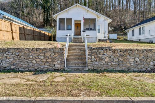 220 New Ave, Erwin, TN, 37650-1377 | Card Image