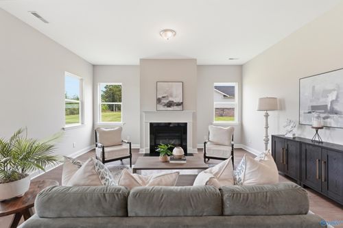 205 Applewood Ct, Huntsville, AL, 35811-9818 | Card Image