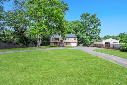 87 Holbrook Rd, Centereach, NY, 11720-4118 | Card Image