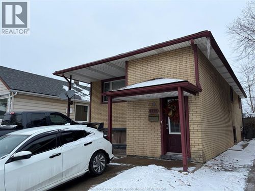 {{alt}} | Card Image