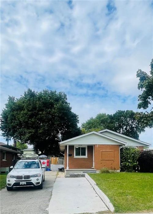 248 Cyrus St, Cambridge, ON, N3H1H3 | Card Image