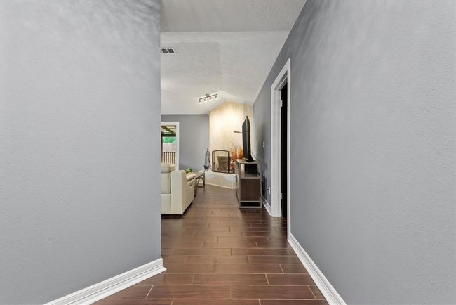 6510 Barrygate Dr, House other with 4 bedrooms, 2 bathrooms and 2 parking in Spring TX | Image 5