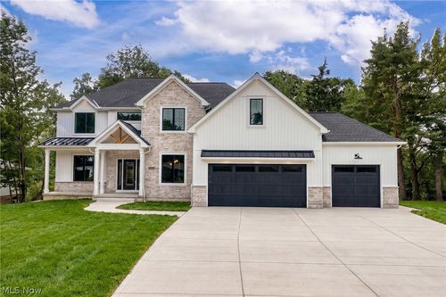 25428 Bryden Rd, Beachwood, OH, 44122-8601 | Card Image
