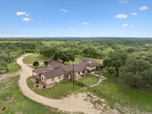 741 County Road 351, Hondo, TX, 78861 | Card Image