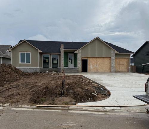 2710 N Bracken St, Wichita, KS, 67226-4031 | Card Image