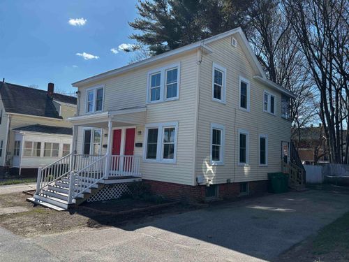 7 Gagne St, Rochester, NH, 03867-2617 | Card Image