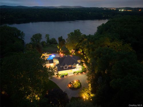 55 Kinsley Grv, Pearl River, NY, 10965-2850 | Card Image