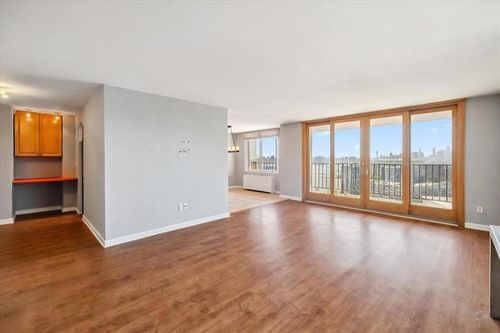 apt-213-380 Mountain Rd, Union City, NJ, 07087-7302 | Card Image