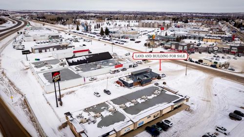 {{alt}} | Card Image