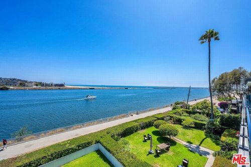 apt-3-5515 Pacific Ave, Marina del Rey, CA, 90292-7129 | Card Image