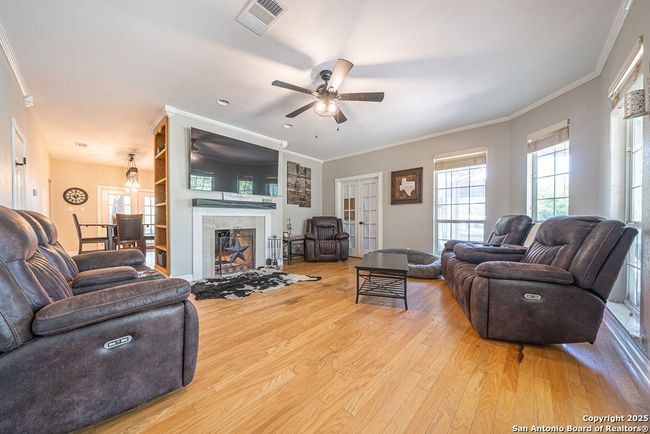 771 Hillje Rd, House other with 3 bedrooms, 2 bathrooms and null parking in Kingsbury TX | Image 4