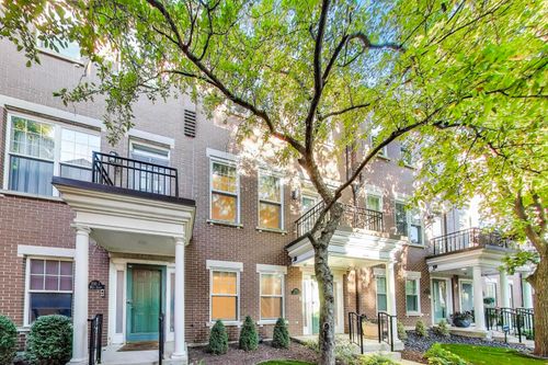 apt-i-210 W Scott St, Chicago, IL, 60610-1862 | Card Image