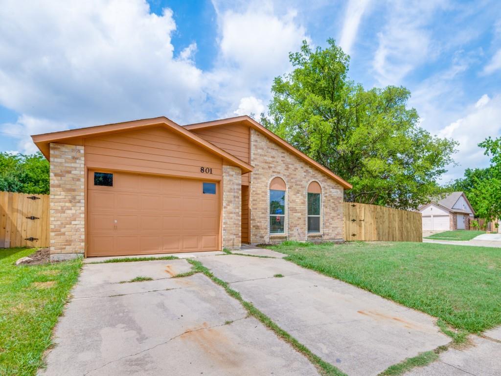 Sandalwood Ln, Arlington, TX 76017