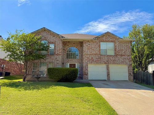 5518 Heathercrest Dr, Arlington, TX, 76018-2526 | Card Image