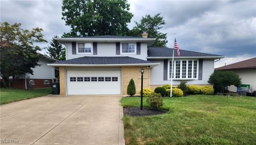 2908 Bowmen Ln, Parma, OH, 44134-5620 | Card Image