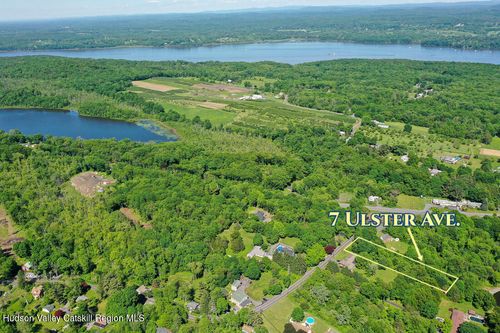 7 Ulster Ave, Ulster Park, NY, 12487-5201 | Card Image